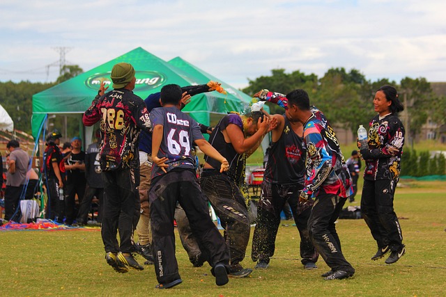 而有些则借 而有些则借
